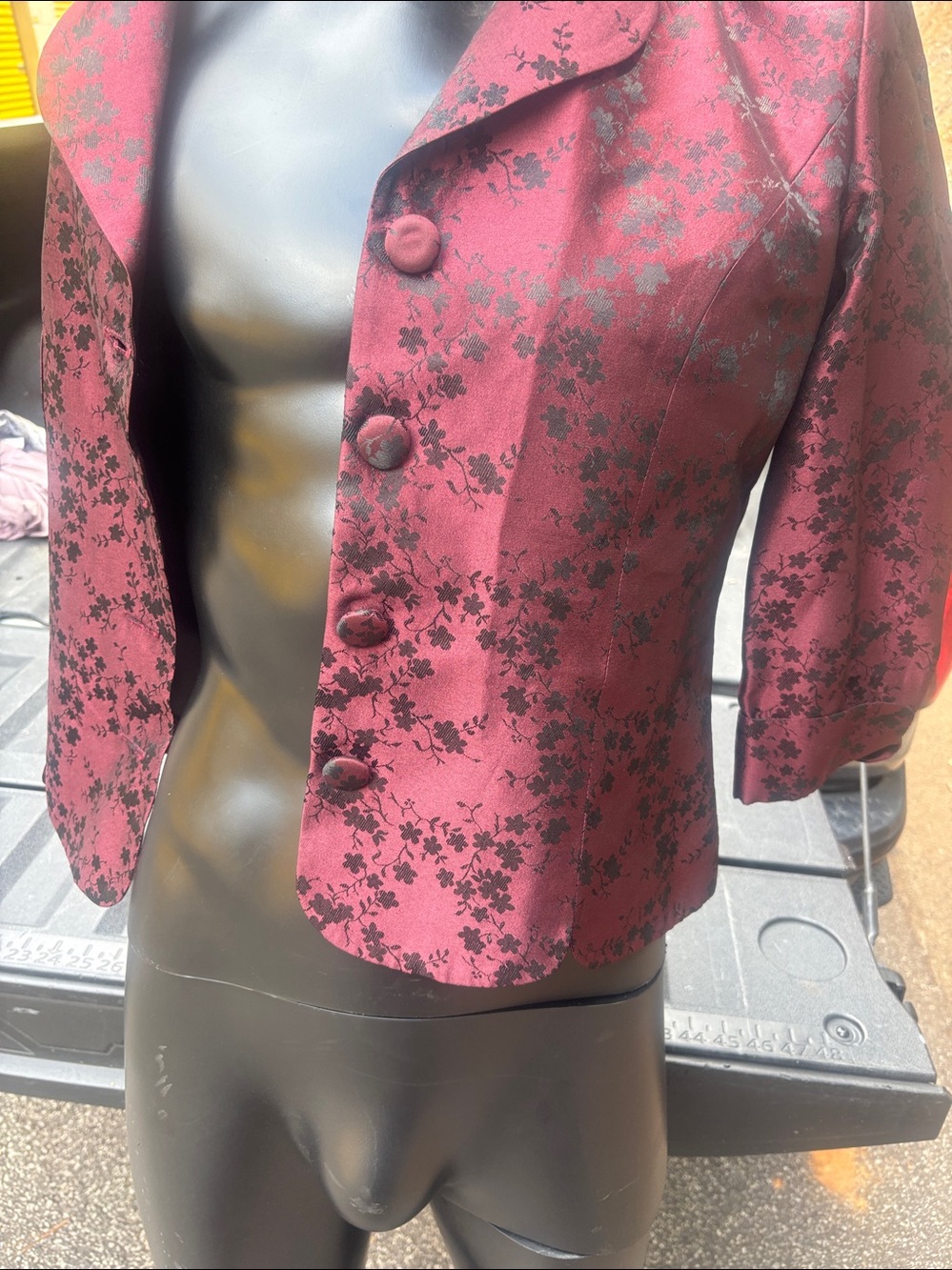 Leslie Fay Burgundy and Black Floral Jacquard Blazer - Picture 4 of 8